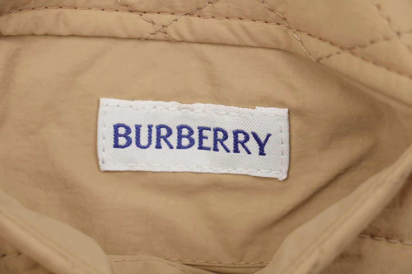 BBry Small Quilted Reversible Jacket – Khaki Brand label