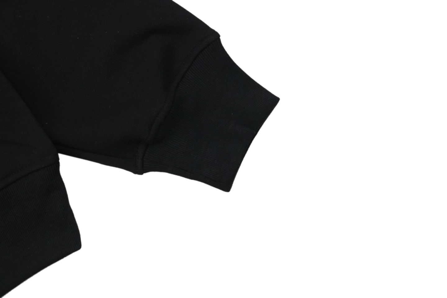 L Rope Logo Embroidered Sweatshirt Black Cuff