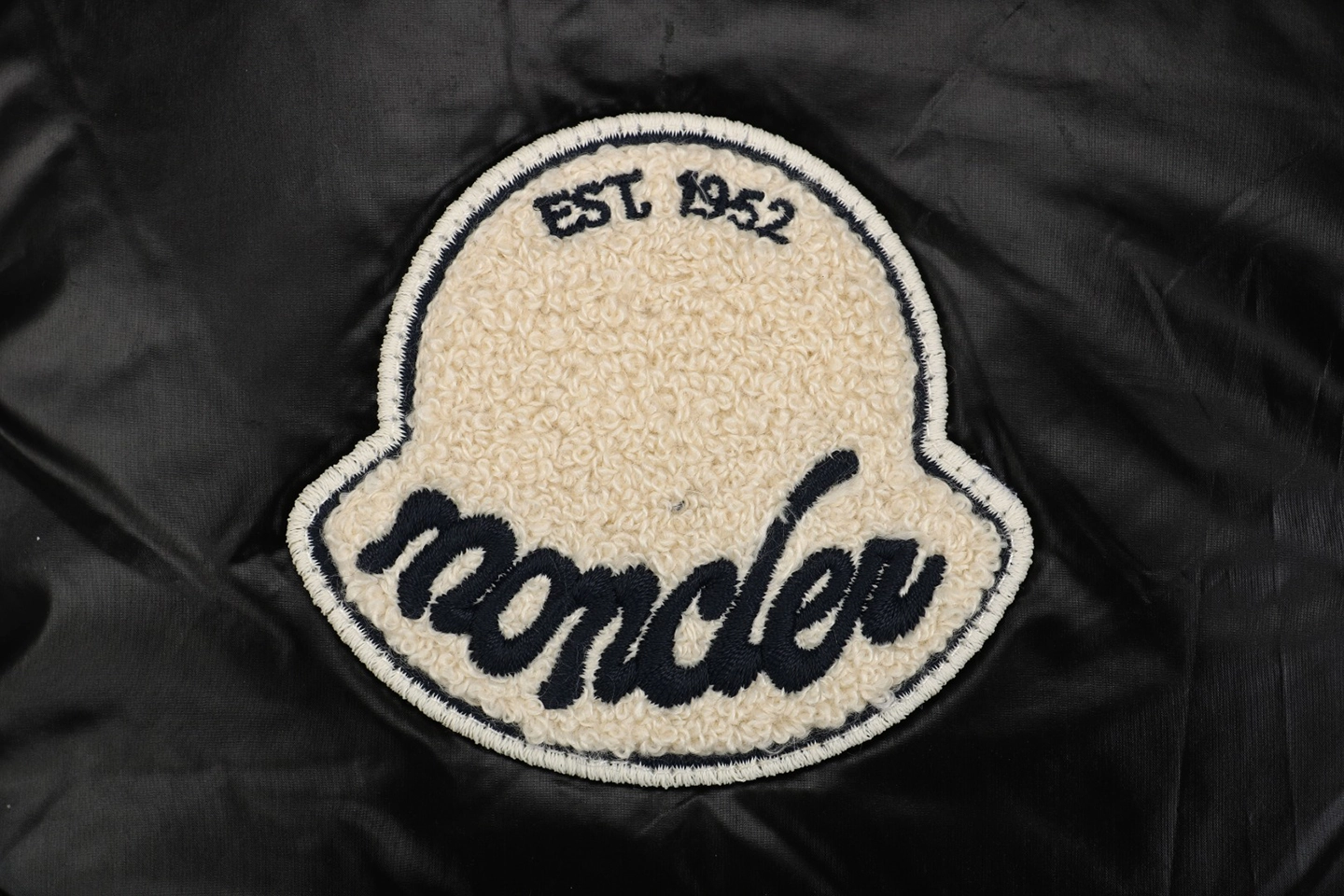 Mxxcler Lipsi Down Vest Black Brand label