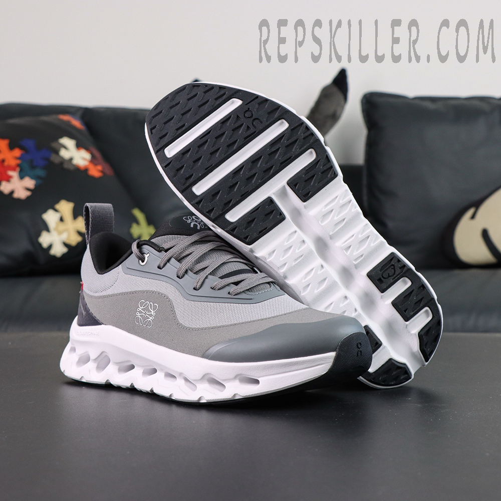 ON x LOEWE Cloudtilt 2 Grey outsole and CloudTec Phase sole structure