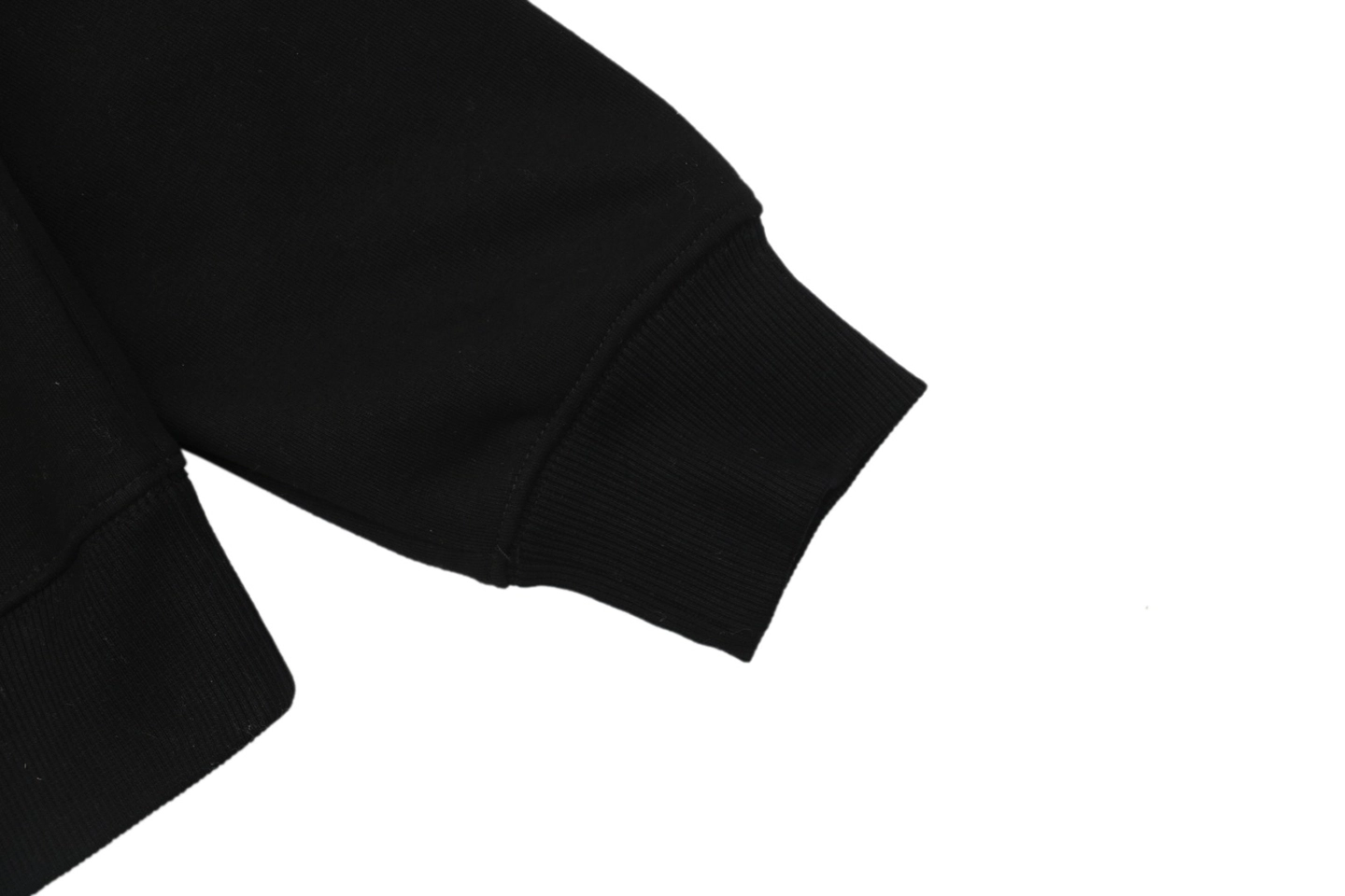 L ON Logo Patch Pocket Hoodie Black Cuff