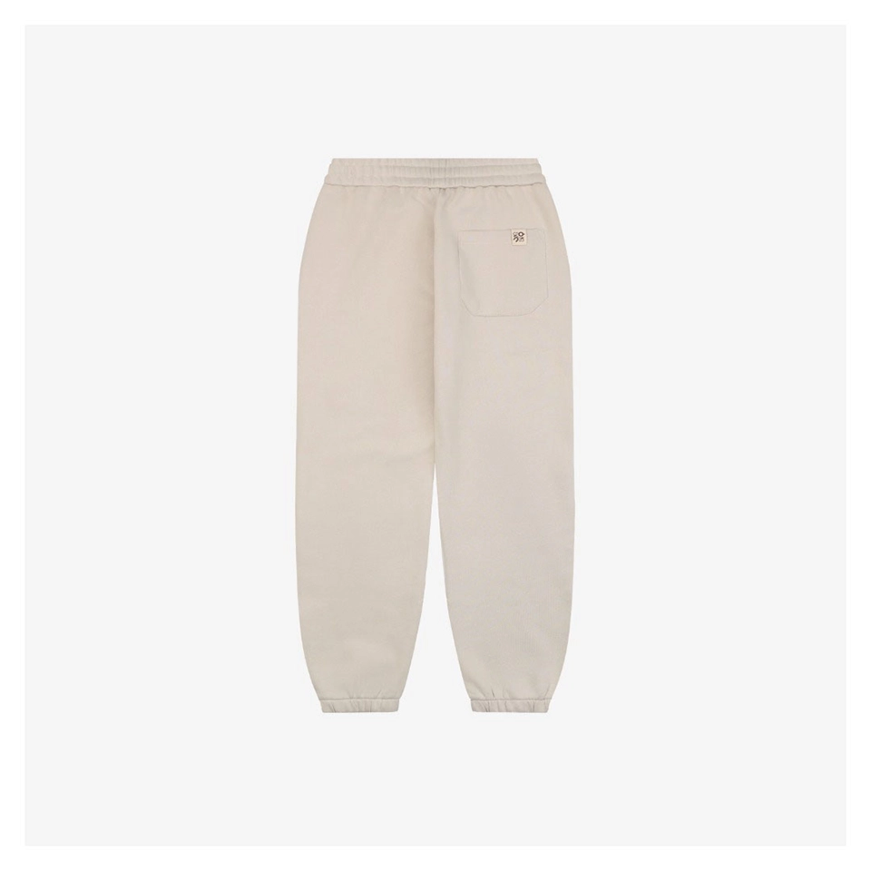 L x ON Logo Sweatpants Beige back view