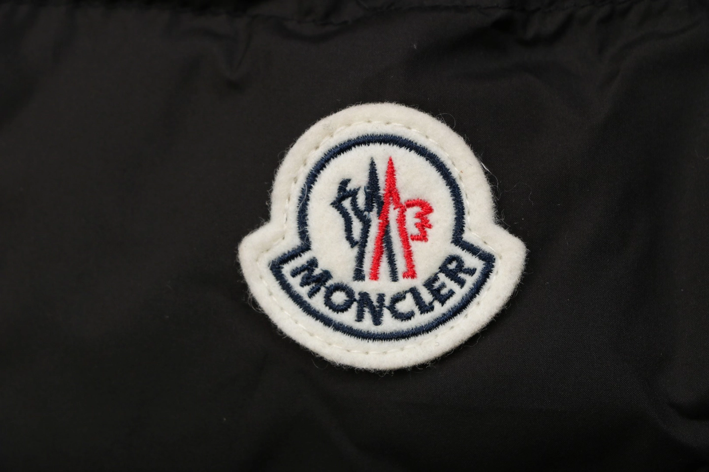 Moncler Ribbed Panel Arm Logo Hooded Down Jacket #MT-188 Black Brand label