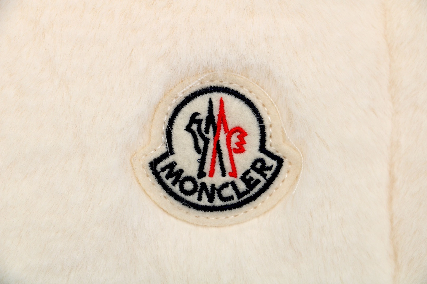 Mxxcler Arques Teddy Down Vest Brand label