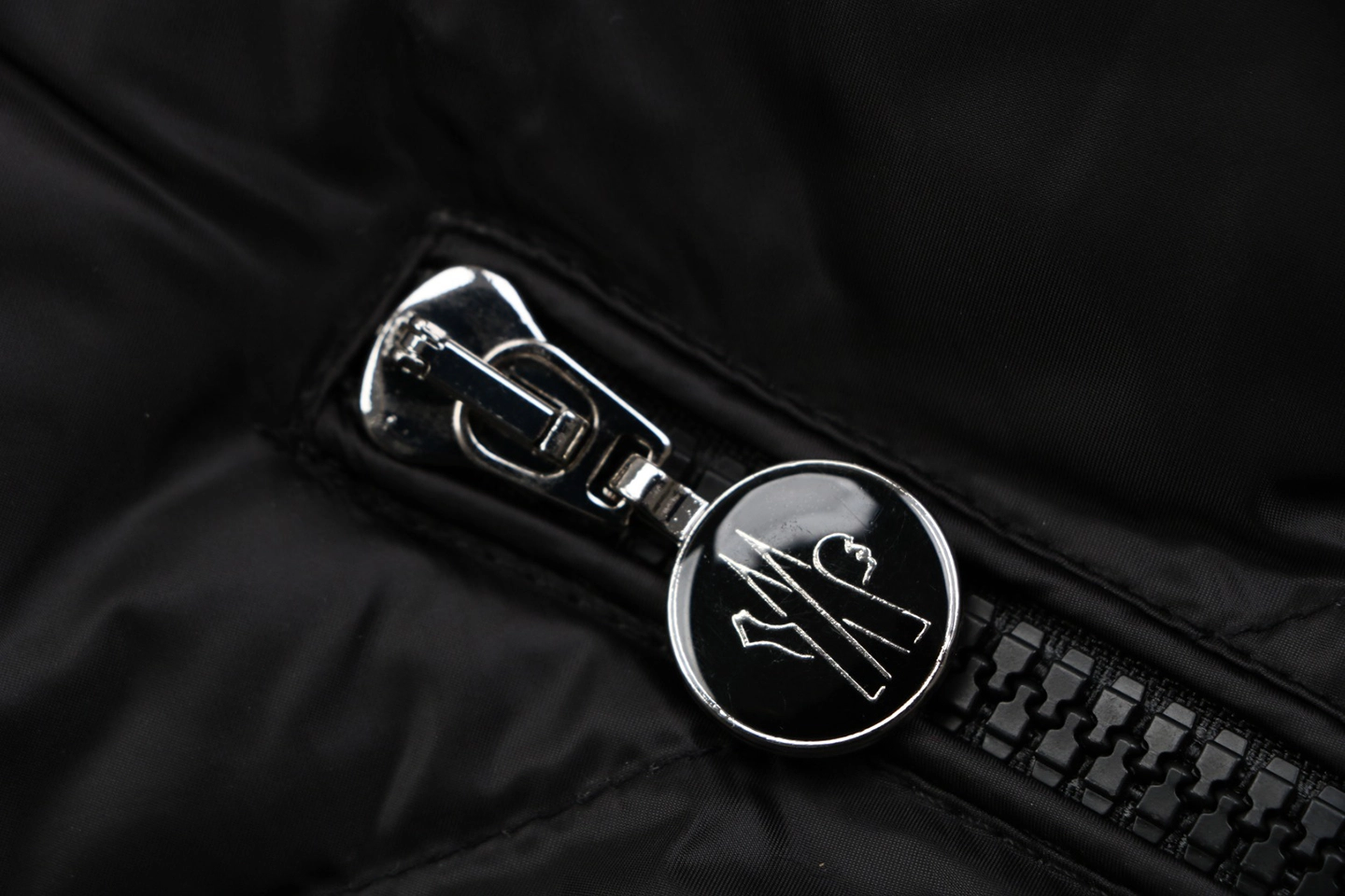 Mxxcler Four-Panel Knit Sleeve Down Jacket Black Zipper puller