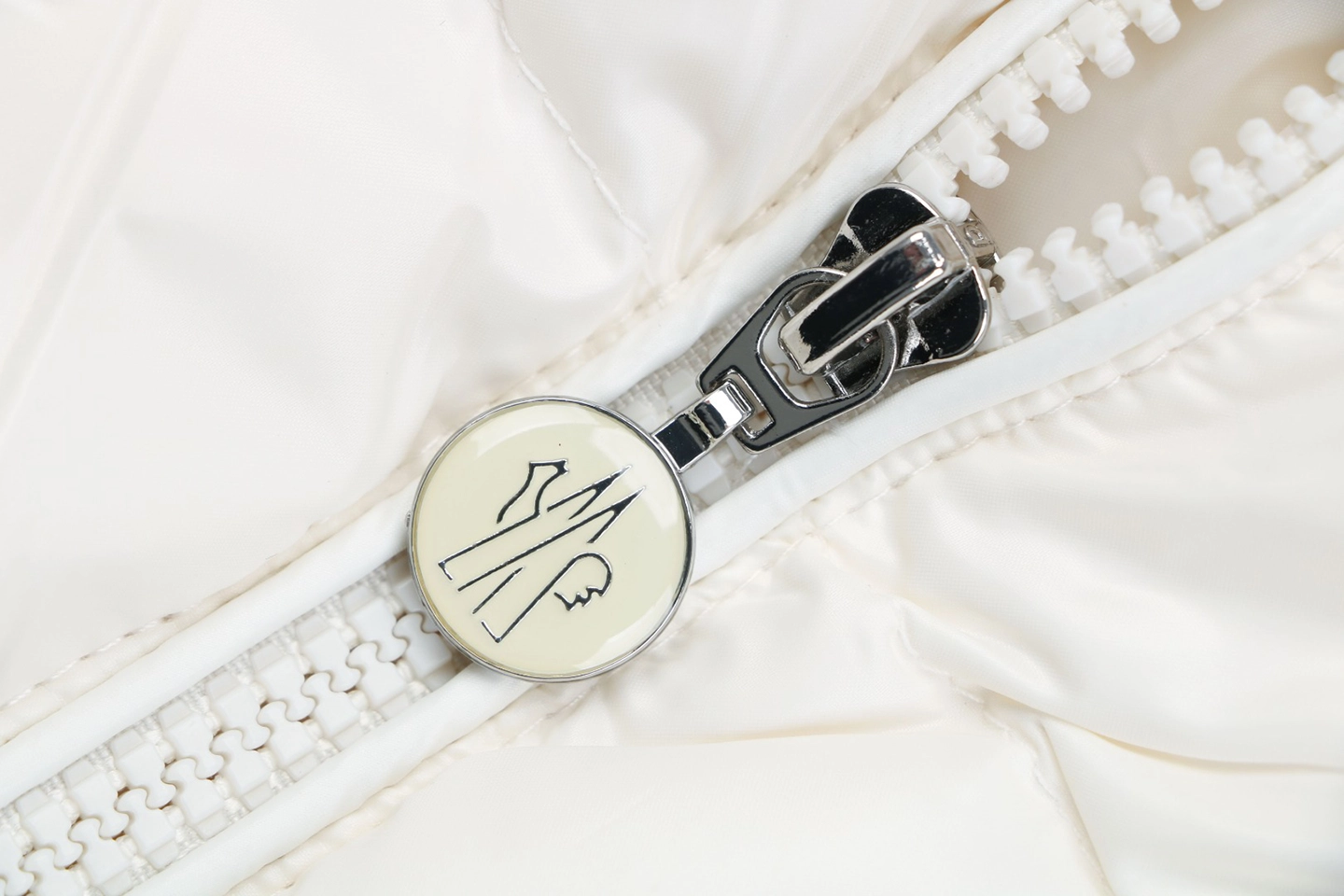 Mxxcler Four-Panel Knit Sleeve Down Jacket White Zipper puller