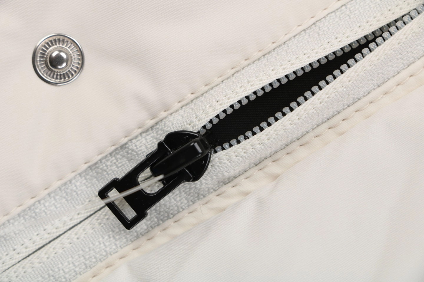 Adidas Three-Stripe Hooded Down Jacket White Zipper puller