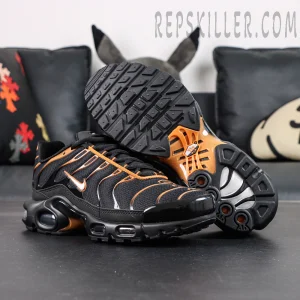 Nike Air Max Plus Dark Obsidian Monarch outsole and side view combination