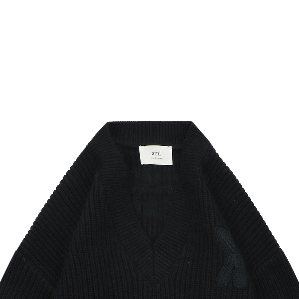 Ami Heart Color-Block Knit Cardigan