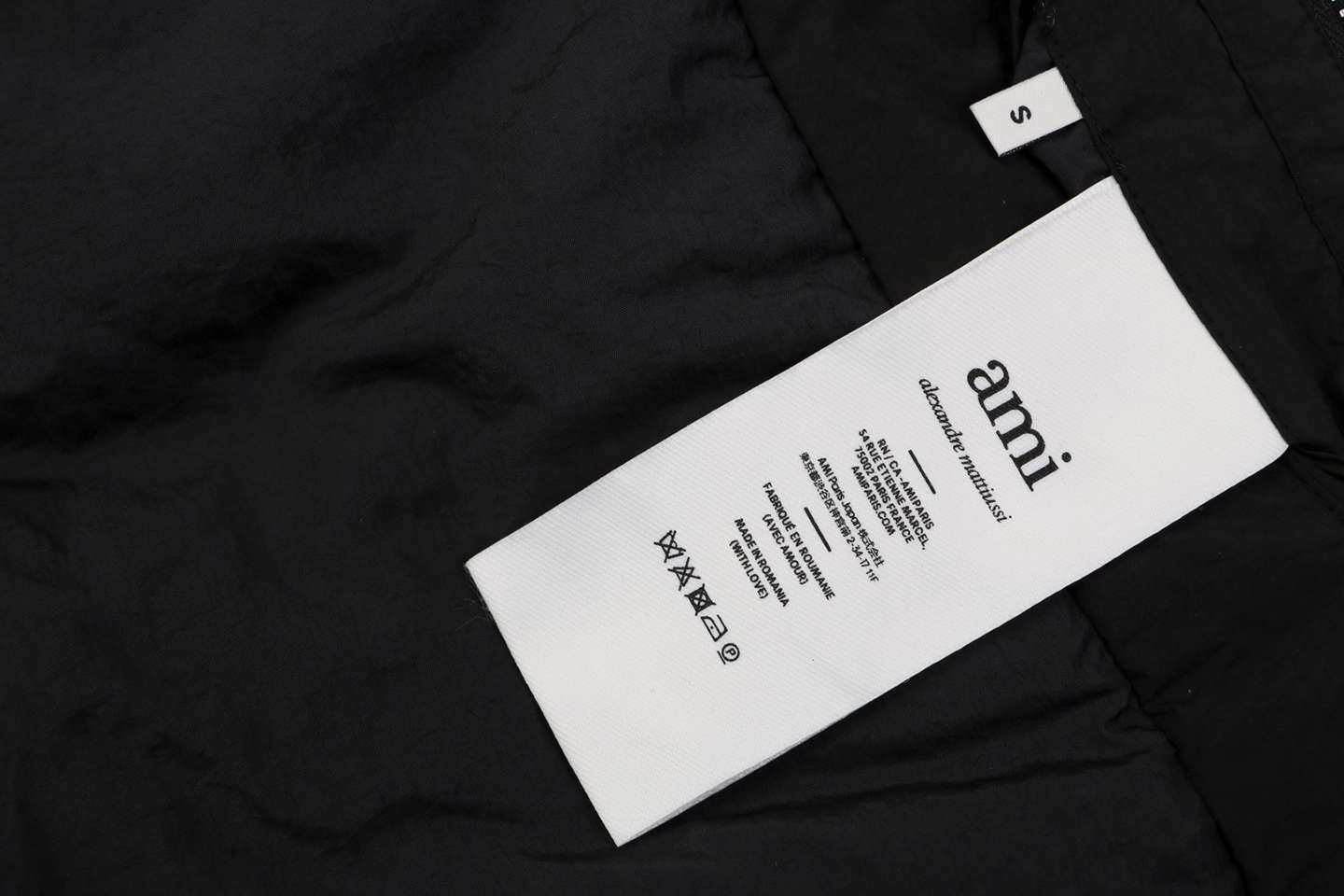 Ami Metal Heart Logo Jacket Wash label