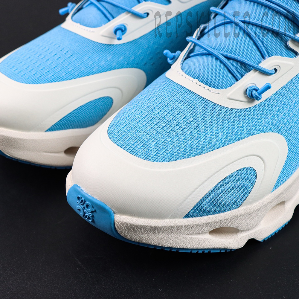 Loewe x ON Cloudsolo Blue White sneakers, toe box mesh detail