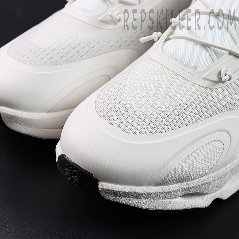 Loewe x ON Cloudsolo white sneakers toe box mesh and overlay close-up