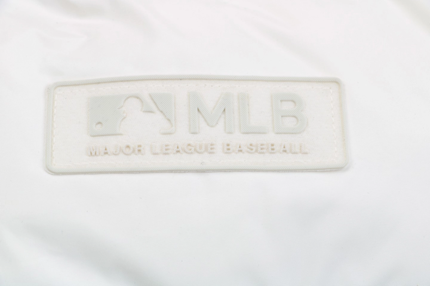 MLB New York Yankees Logo Long Down Jacket White Brand