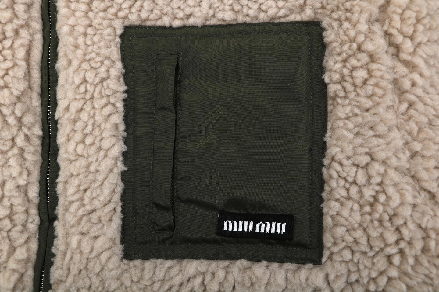 Miu Miu Automne Shearling Hooded Down Jacket Pocket