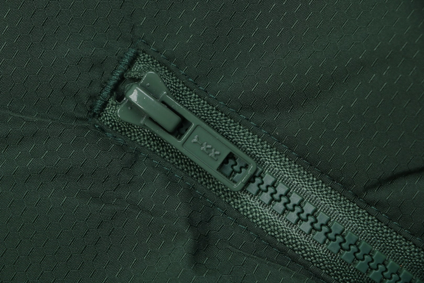 Nike Swoosh Stand Collar Down Jacket Green Zipper puller