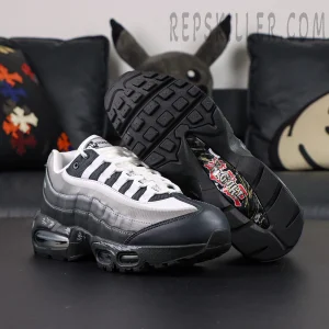 Yu-Gi-Oh! x Nike Air Max Muscle 95 Jonouchi collaboration, outsole view with co-branded graphic and traction pattern