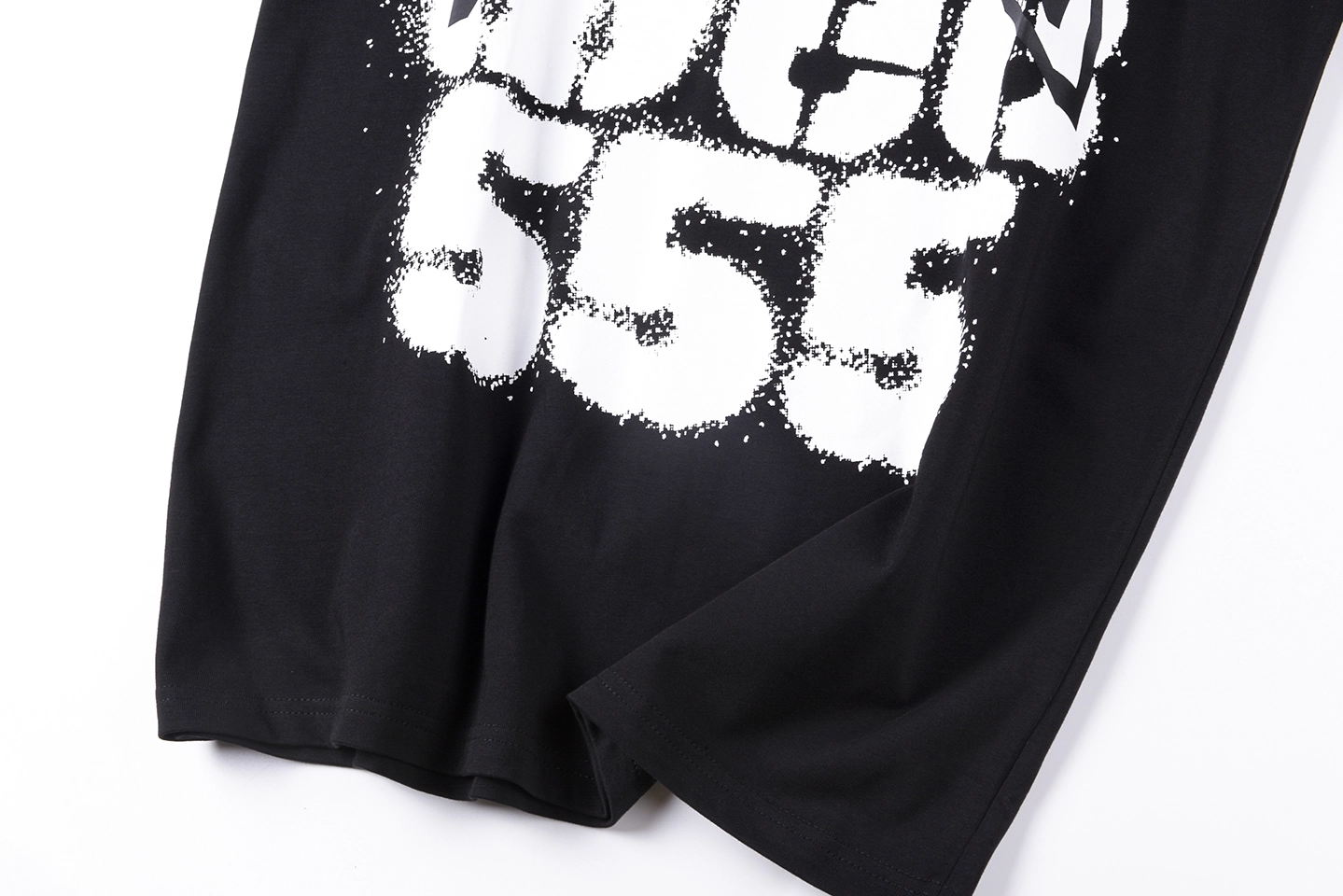 Sp5der Black SP5 555 Spray Graphic T-Shirt6