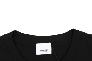 Burberry Equestrian Knight Logo T-Shirt Black Collar