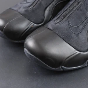 Nike Air Flightposite toe detail with smooth Foamposite material