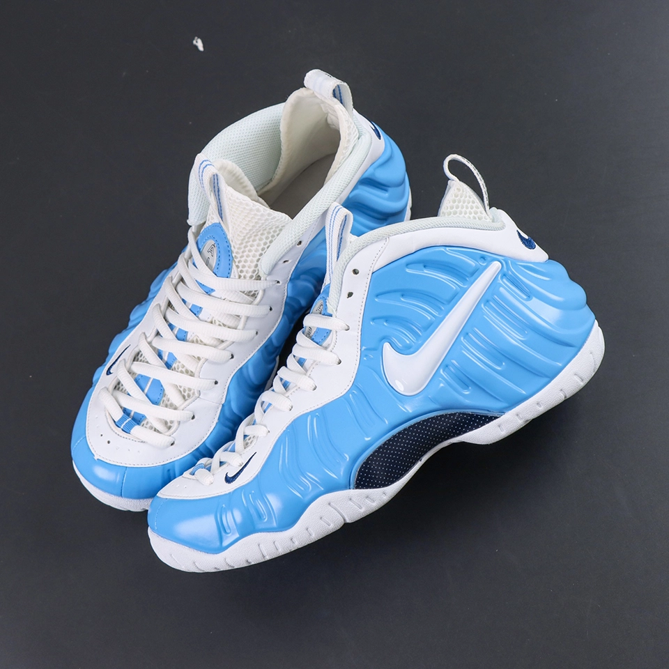 Nike Air Foamposite Pro top view highlighting shape and lacing system