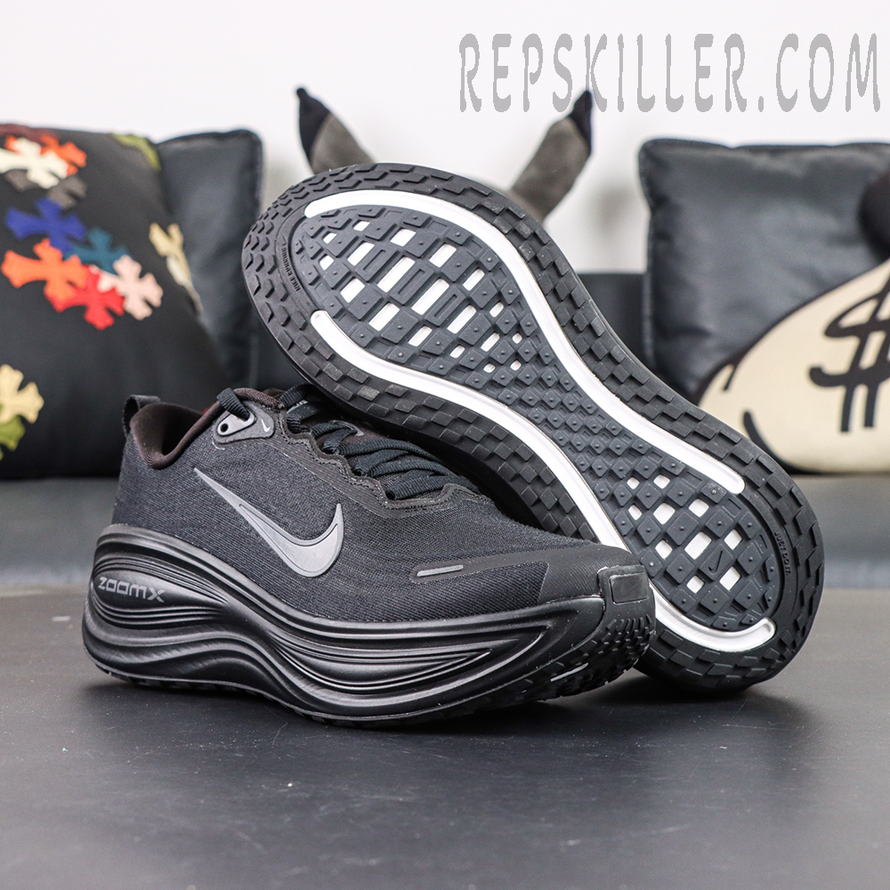 Nike Vomero Plus outsole with durable rubber and multi-zone traction pattern