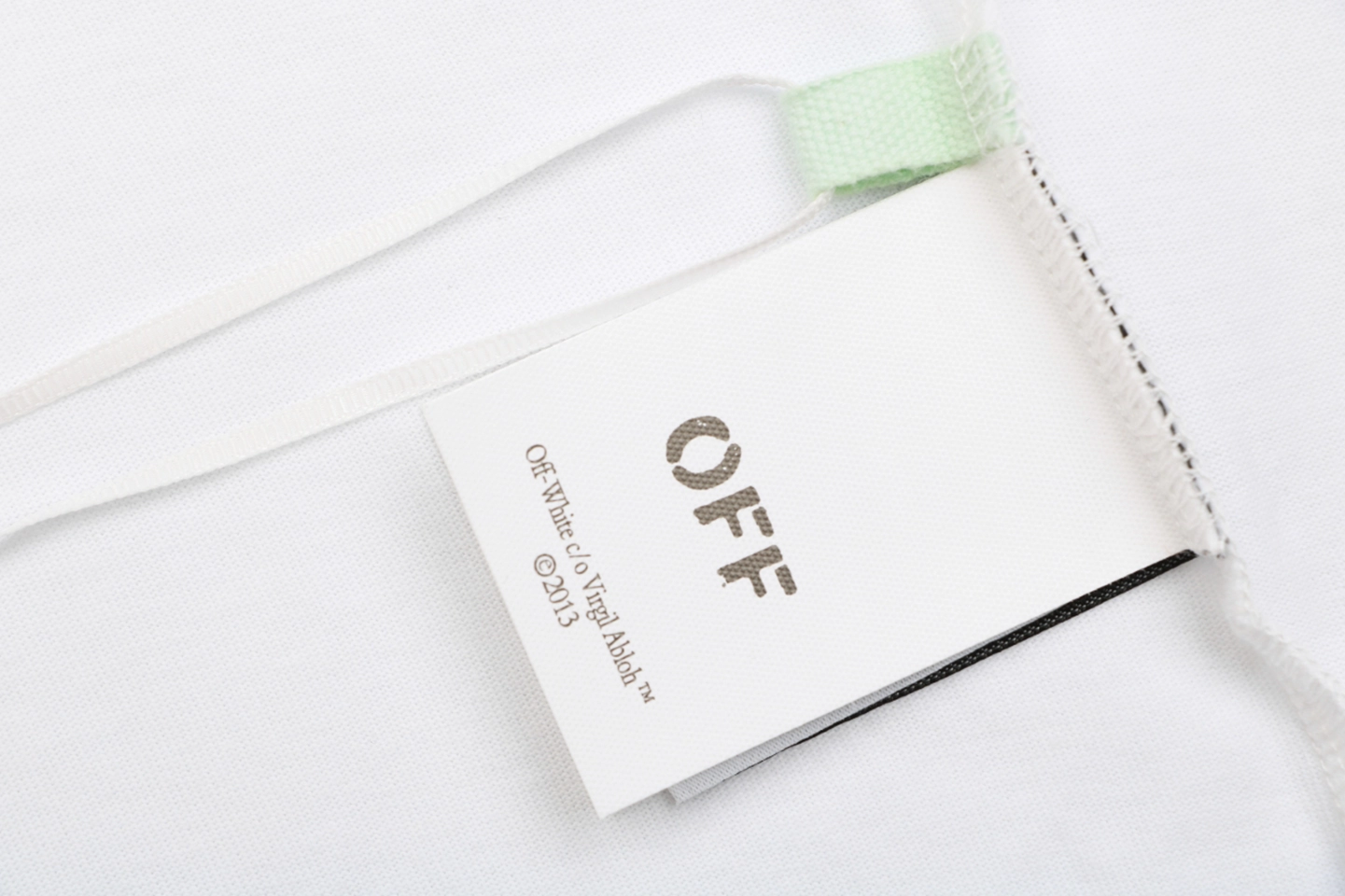 OFF-WHITE Vintage Portrait Graphic T-Shirt Brand label