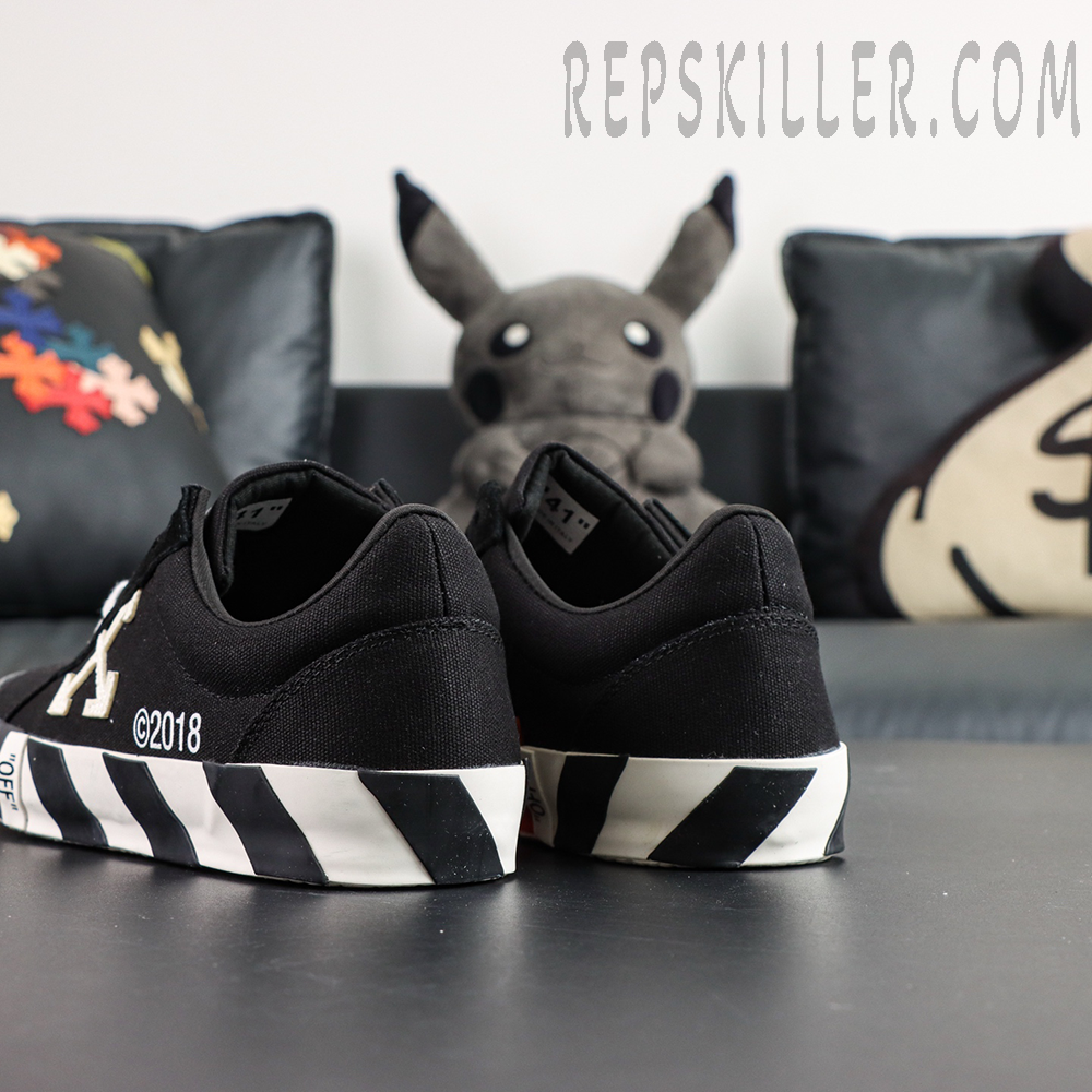 Off-White Vulc Low Top 'Black'6.jpg