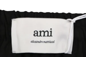 Ami Paris Pocket Logo Tailored Shorts Brana label
