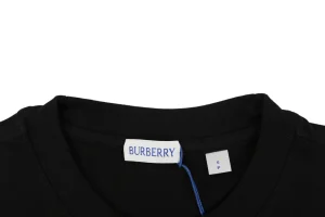 Burberry Equestrian Knight Graphic T-Shirt Black Collar