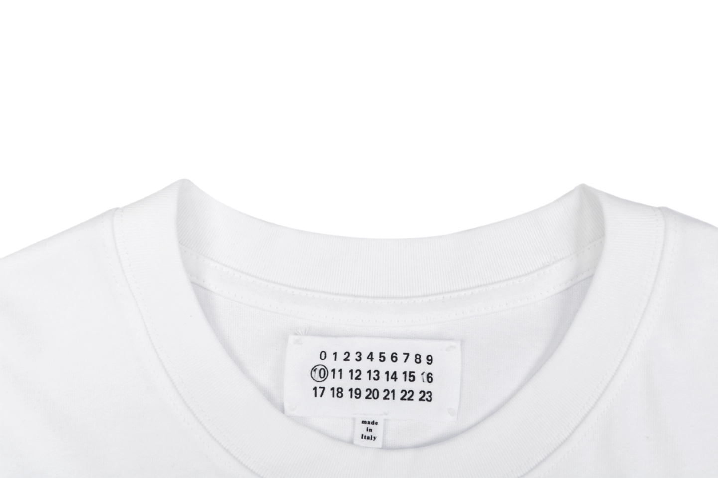Maison Margiela Blurred Number 6 Back Logo T-Shirt White Collar
