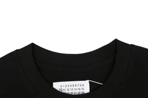 Maison Margiela Blurred Number 6 Back Logo T-Shirt Black Collar
