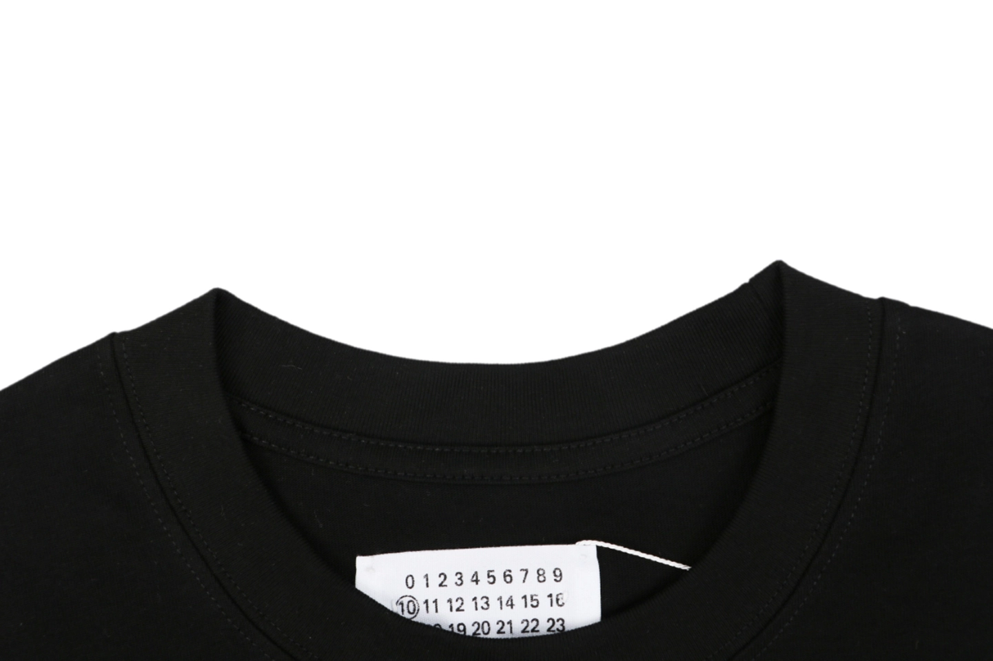 Maison Margiela Blurred Number 6 Back Logo T-Shirt Black Collar