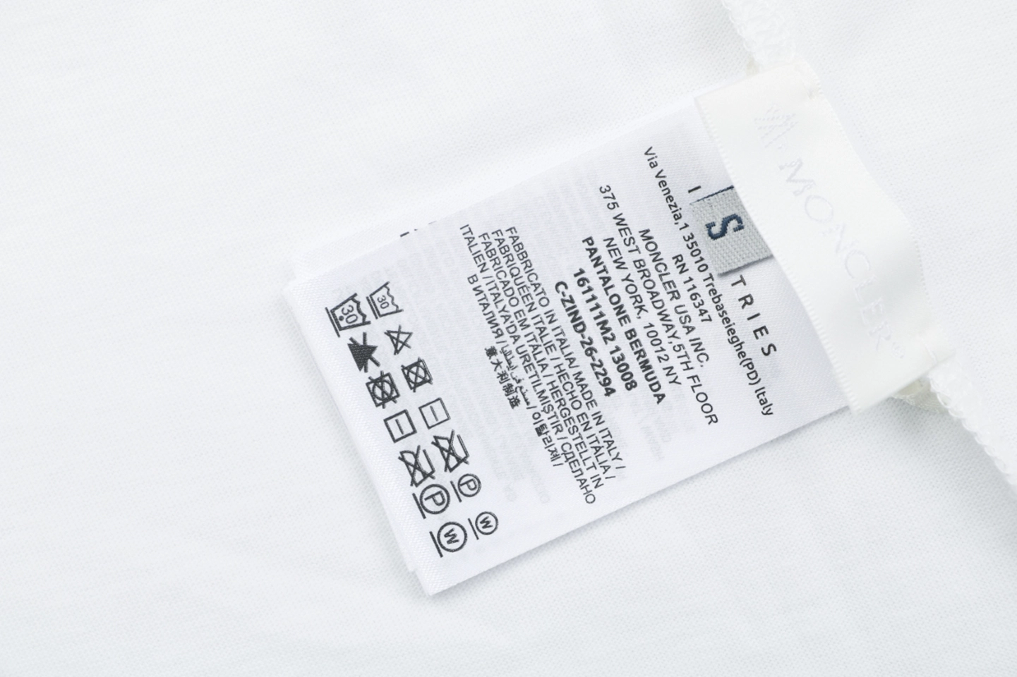 Moncler Geometric Logo Print T-Shirt9.jpg