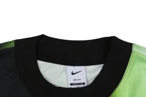 Nike Max 95 Gradient Quick-Dry Shirt Collar