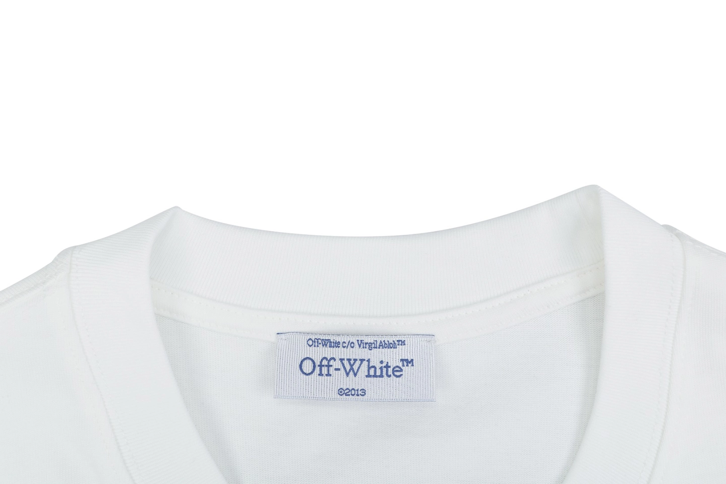 OFF-WHITE Cherry Blossom Arrow Print T-Shirt Collar