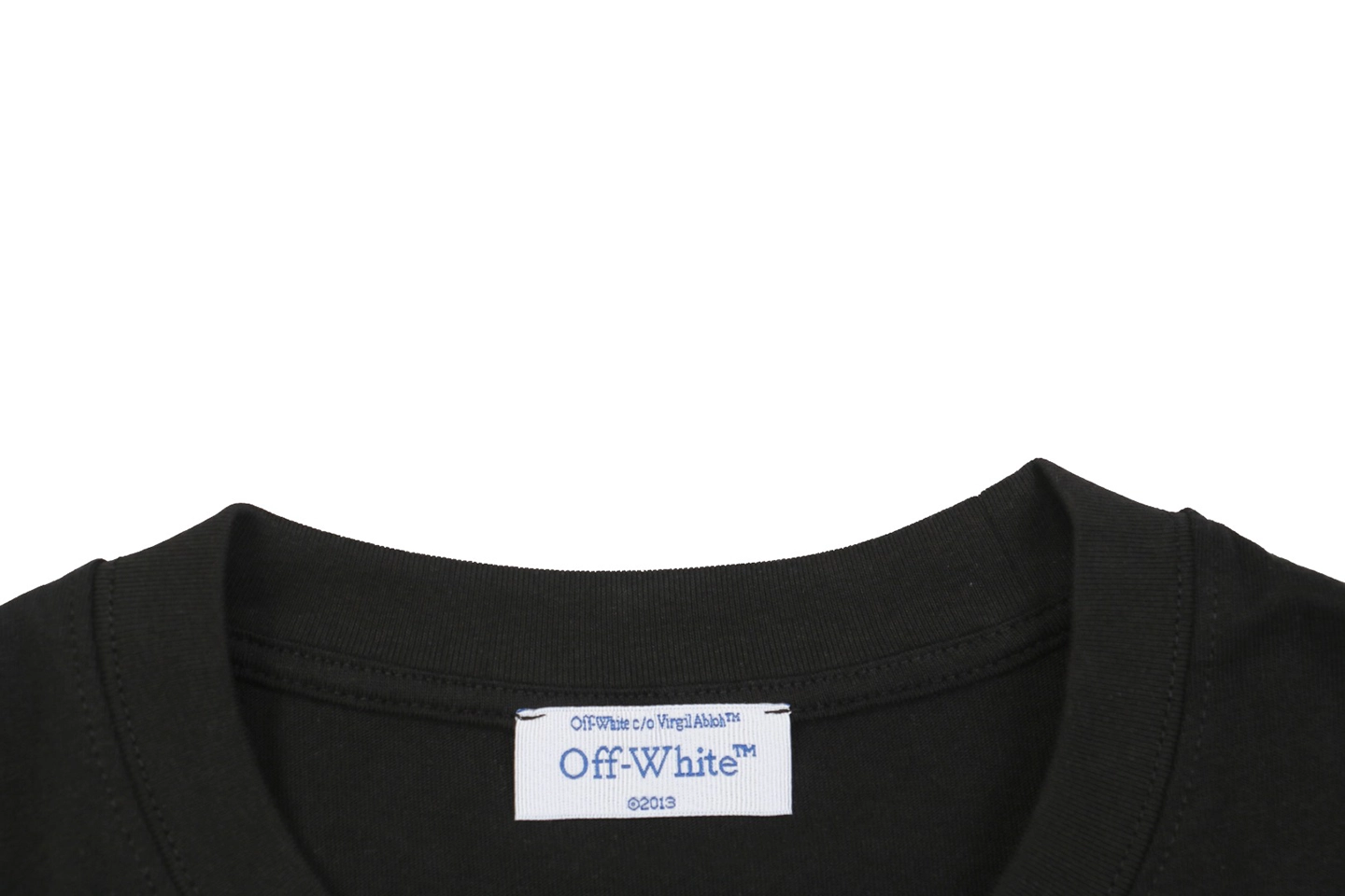OFF-WHITE Portrait Overlay Arrow Graphic T-Shirt Collar