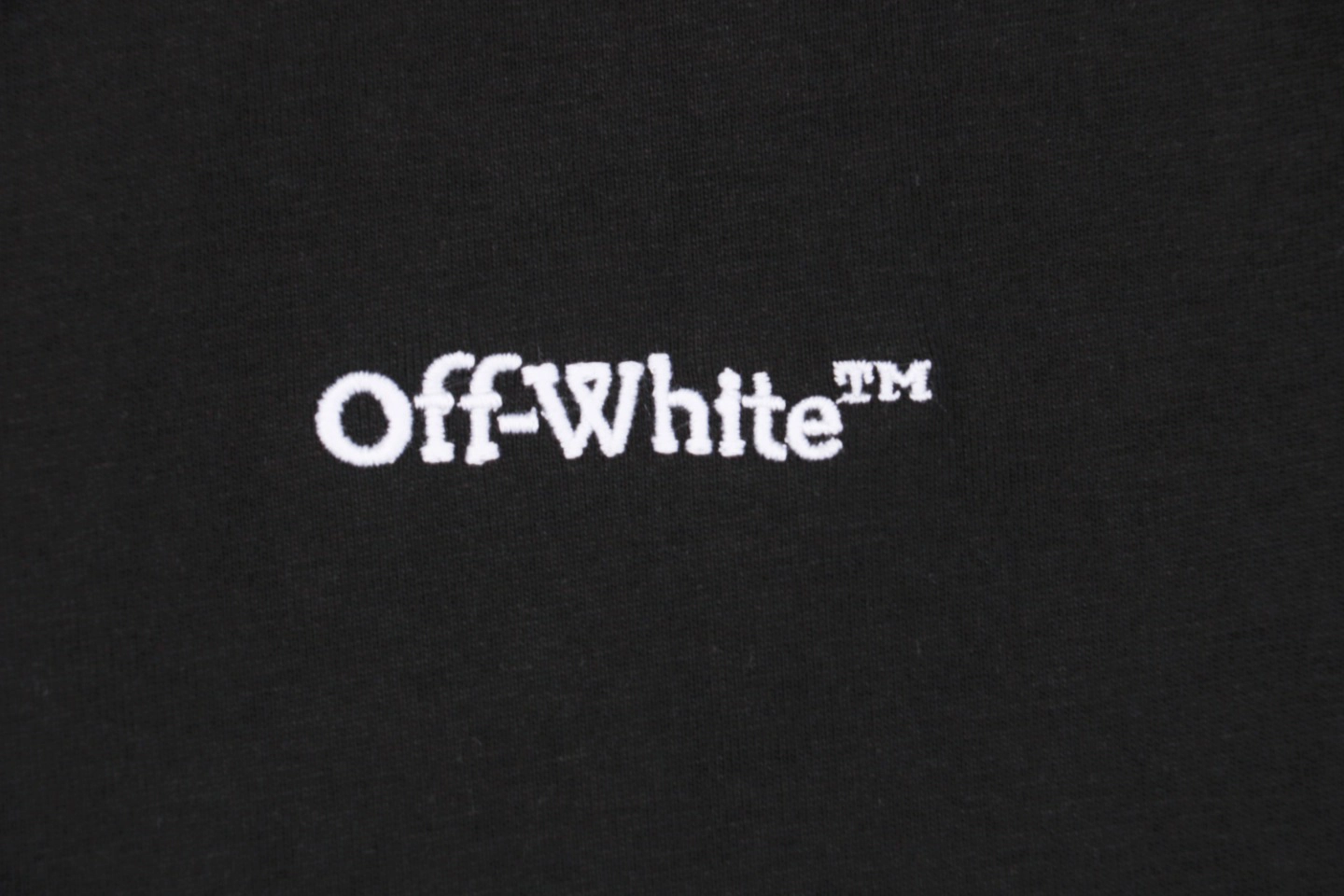 OFF-WHITE Wave Arrow Embroidered T-Shirt Black Front Brand