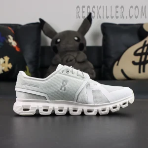 ON Cloud 6 'Triple White'4.jpg