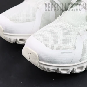 ON Cloud 6 'Triple White'6.jpg