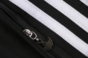 Adidas Originals 3-Stripes Shorts Zipper puller