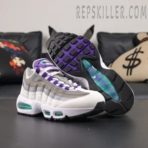Nike Air Max 95 OG “Grape” 2026 outsole display featuring black and purple rubber traction with mint green midfoot shank