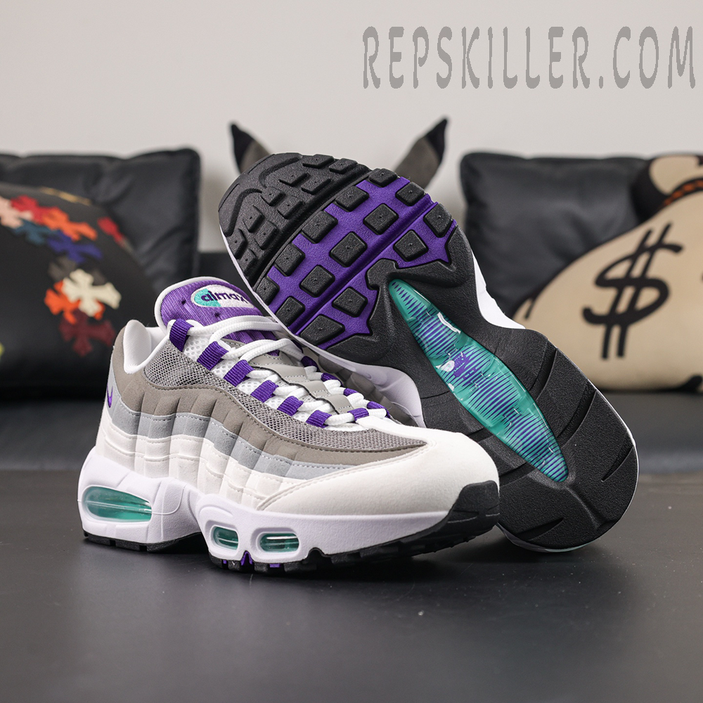 Nike Air Max 95 OG “Grape” 2026 outsole display featuring black and purple rubber traction with mint green midfoot shank