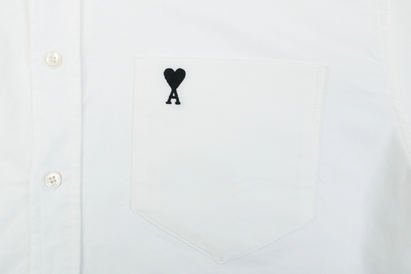 Ami Pocket Heart Embroidered T-Shirt White Pocket