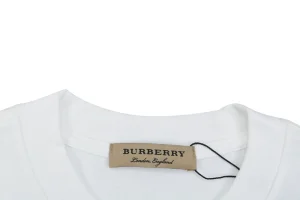Burberry Overlapping Equestrian Knight Embroidered T-Shirt White Collar