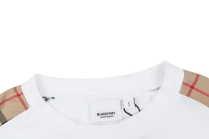 Burberry Vintage Check Shoulder Panel T-Shirt Collar