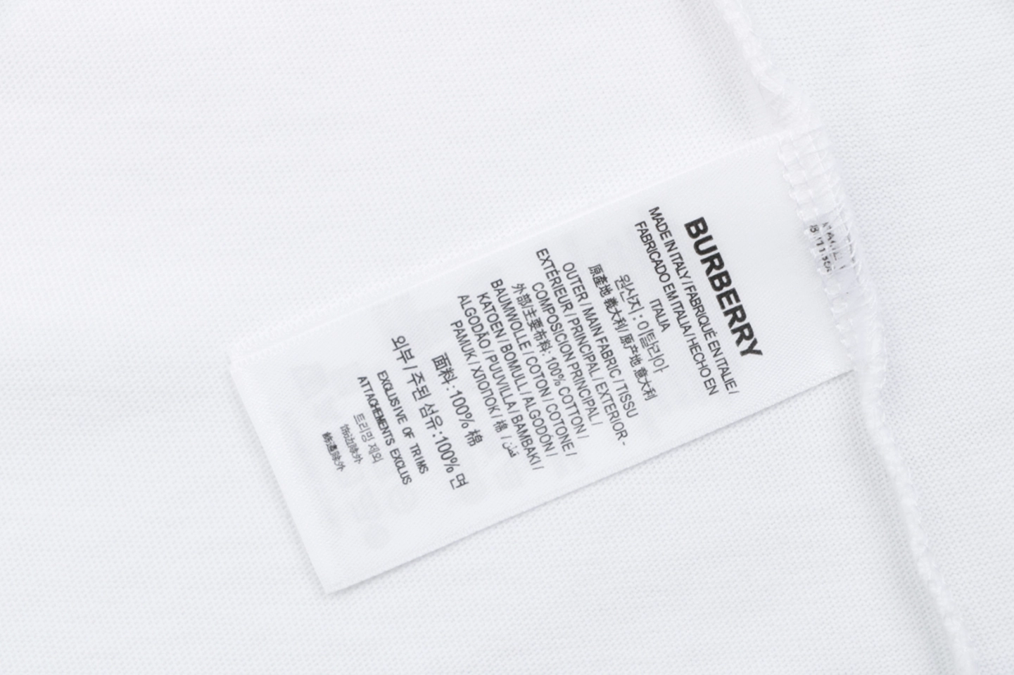 Burberry Vintage Check Shoulder Panel T-Shirt Wash label