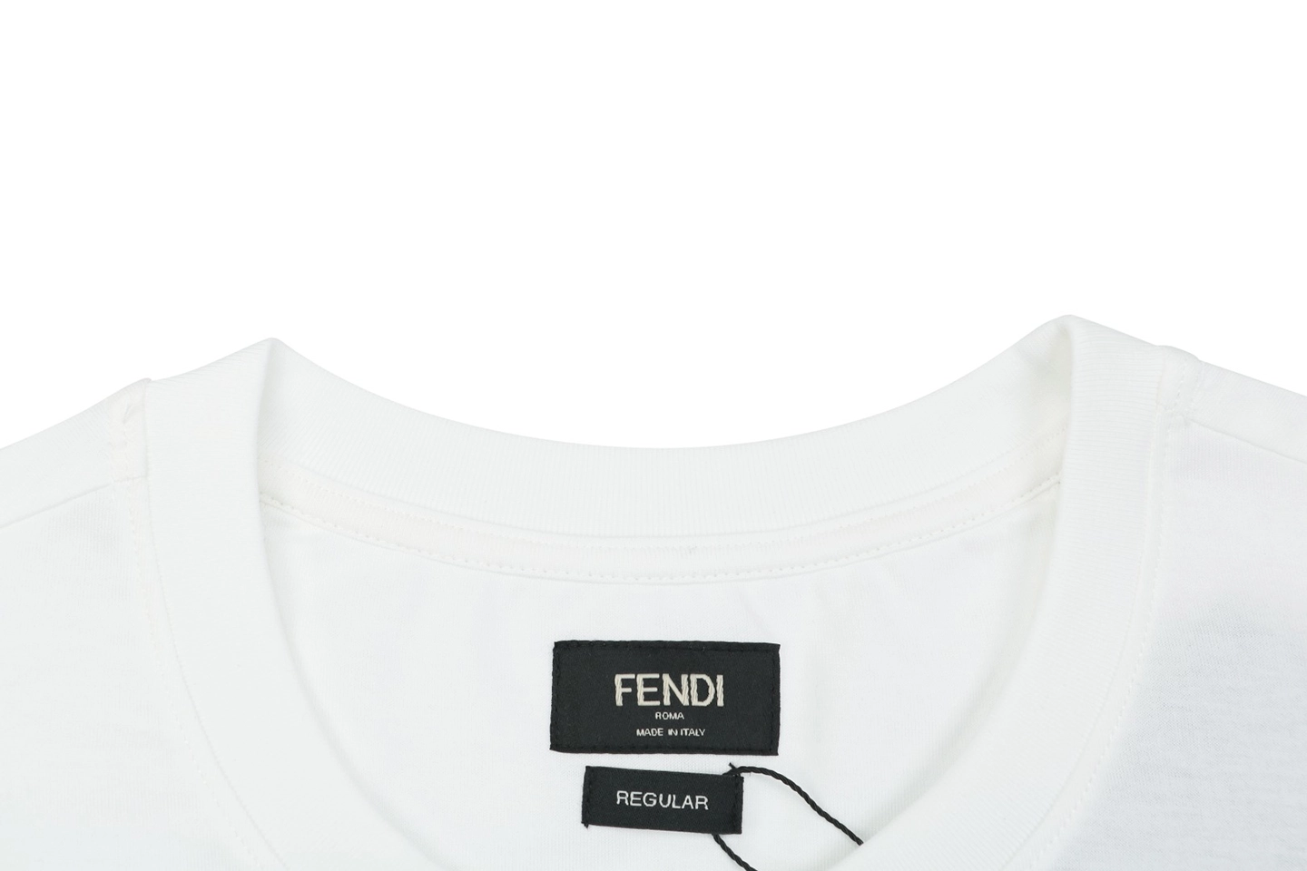 Fendi Ice Cream Graphic T-Shirt Collar
