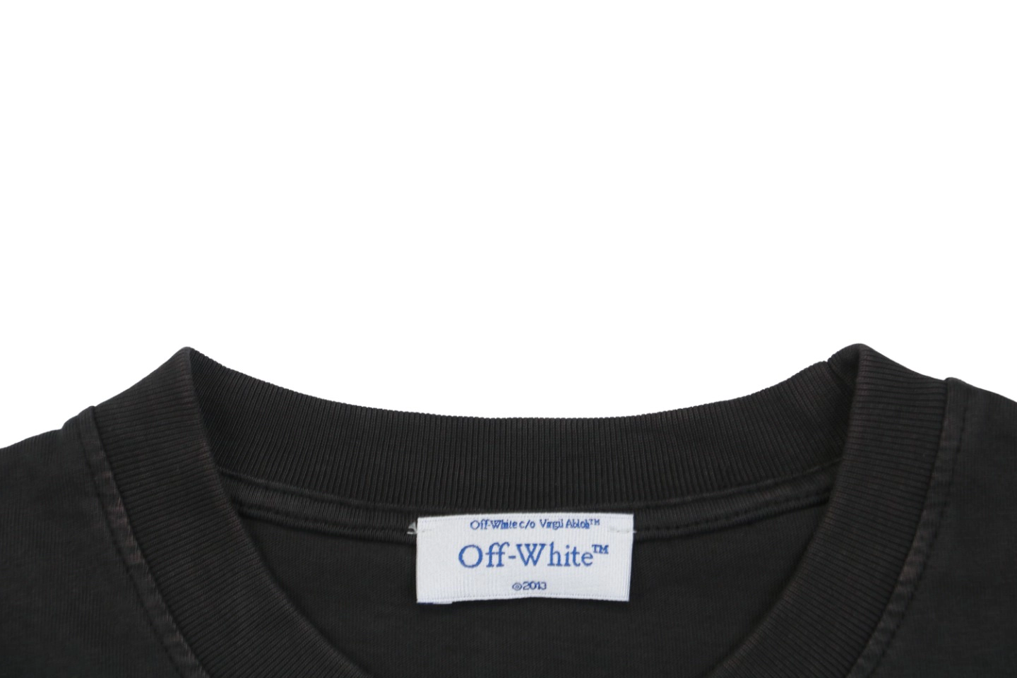 OFF-WHITE Caravaggio Madonna Graphic T-Shirt Collar