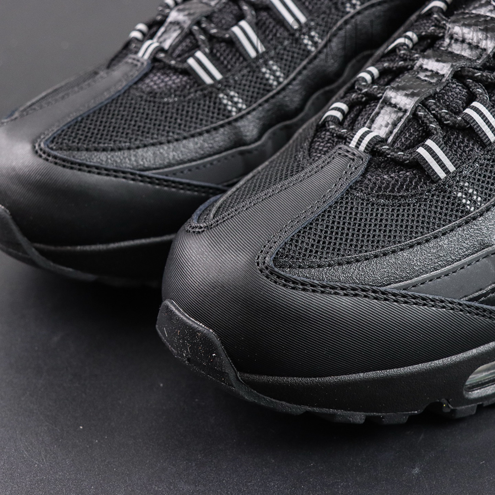 Nike Air Max 95 Big Bubble Black Carbon toe detail showcasing textured black upper and precise panel construction
