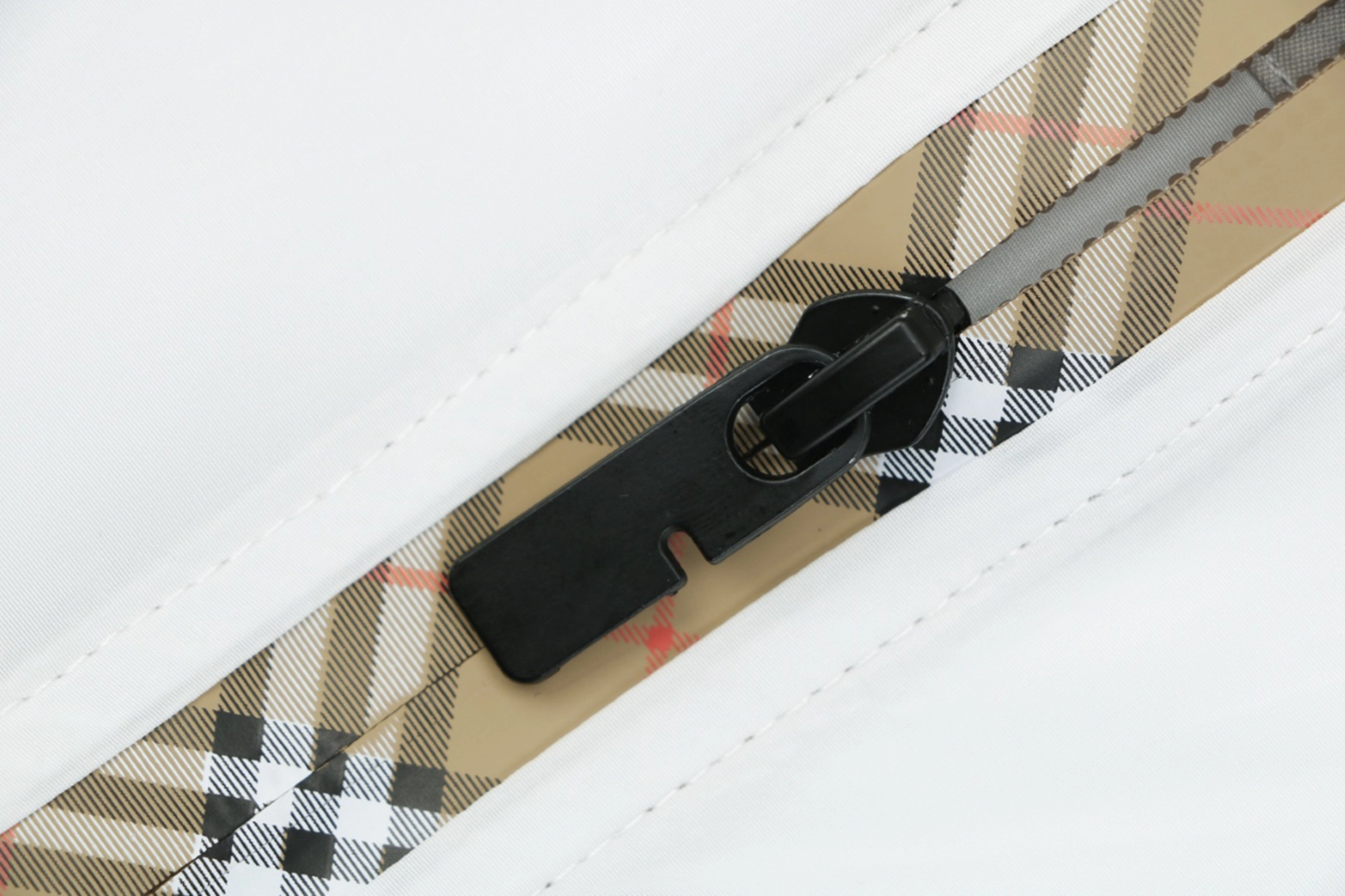 Burberry Check Zip Lightweight Hooded Jacket White Zipper puller